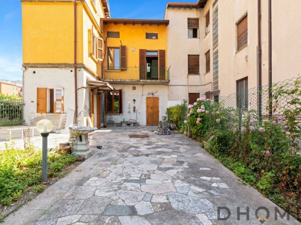 casa indipendente in vendita a Lecco in zona Belledo