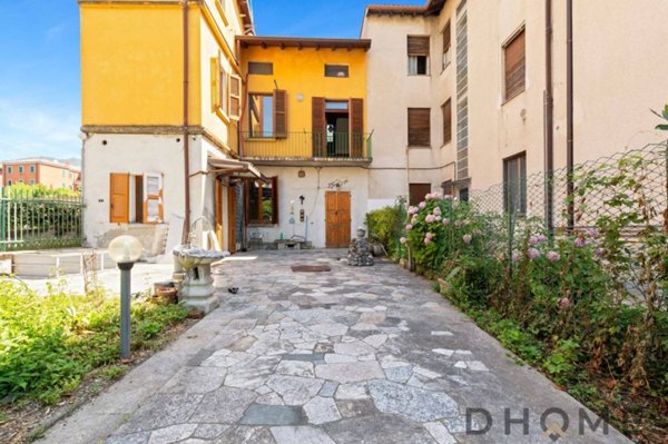 casa indipendente in vendita a Lecco in zona Belledo