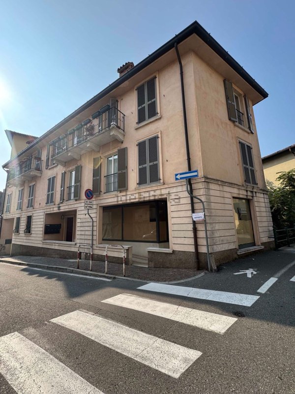 negozio in vendita a Lecco in zona Viale Turati