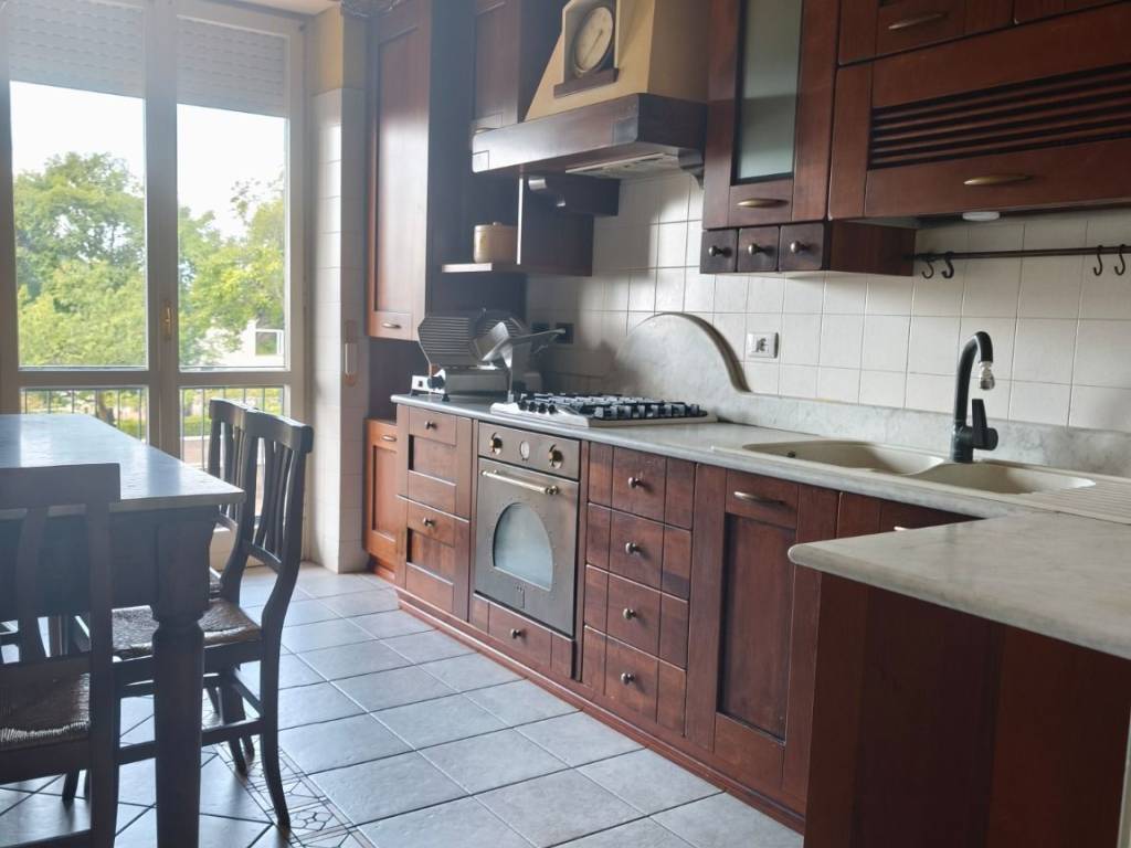 appartamento in vendita a Lecco in zona San Giovanni