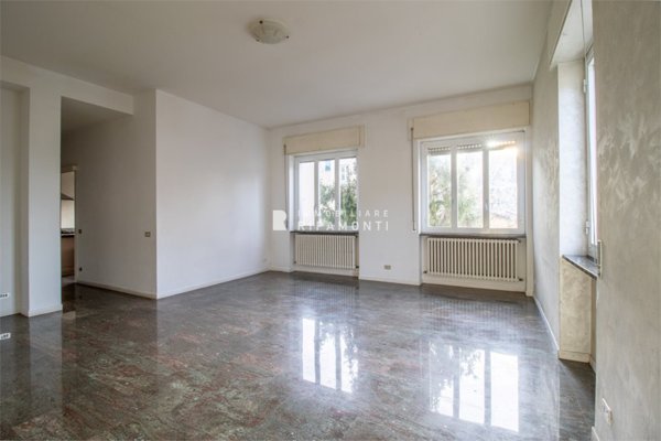 appartamento in vendita a Lecco in zona Corso Promessi Sposi