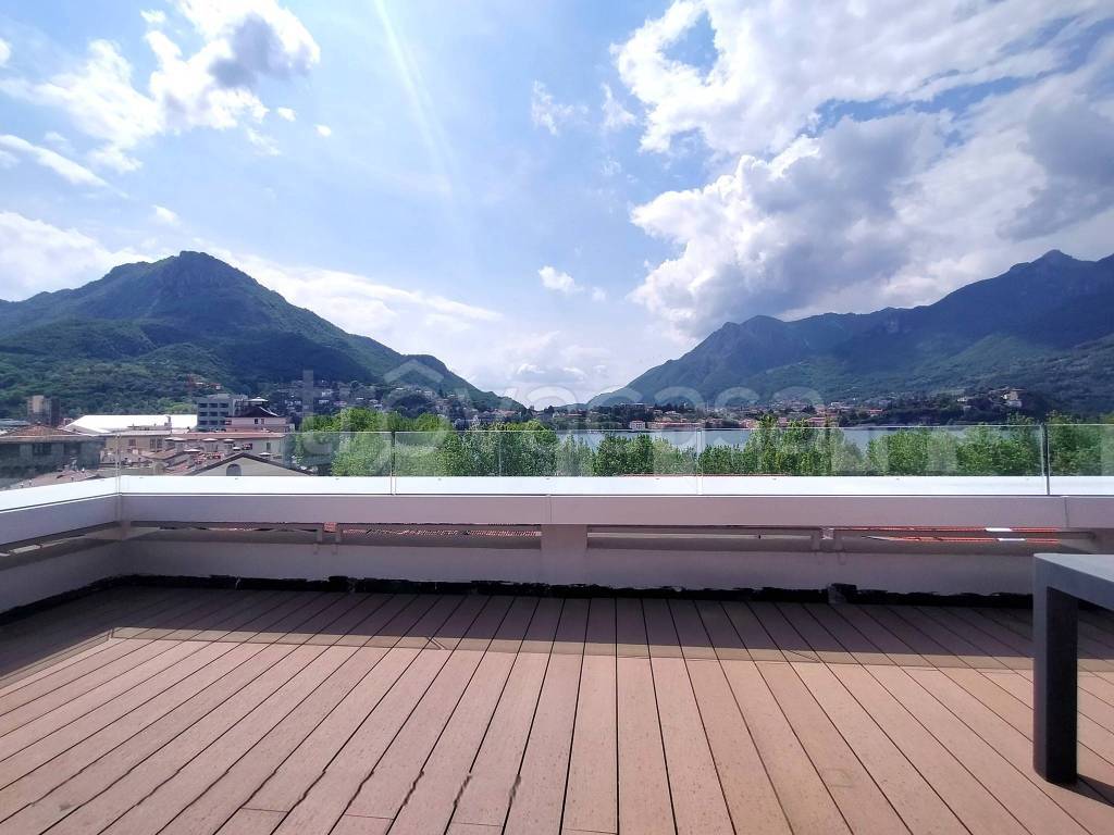 appartamento in vendita a Lecco in zona Lecco Centro
