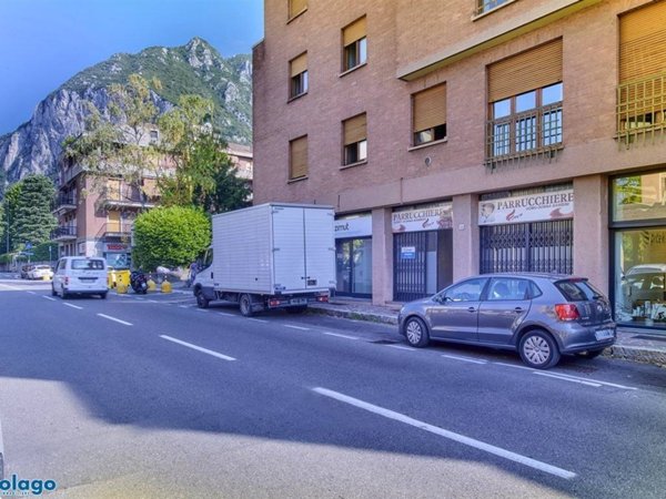 negozio in vendita a Lecco in zona Castello