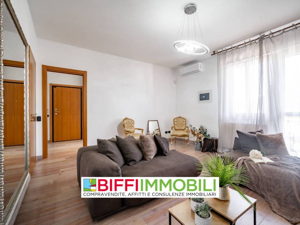 appartamento in vendita a Lecco in zona Belledo