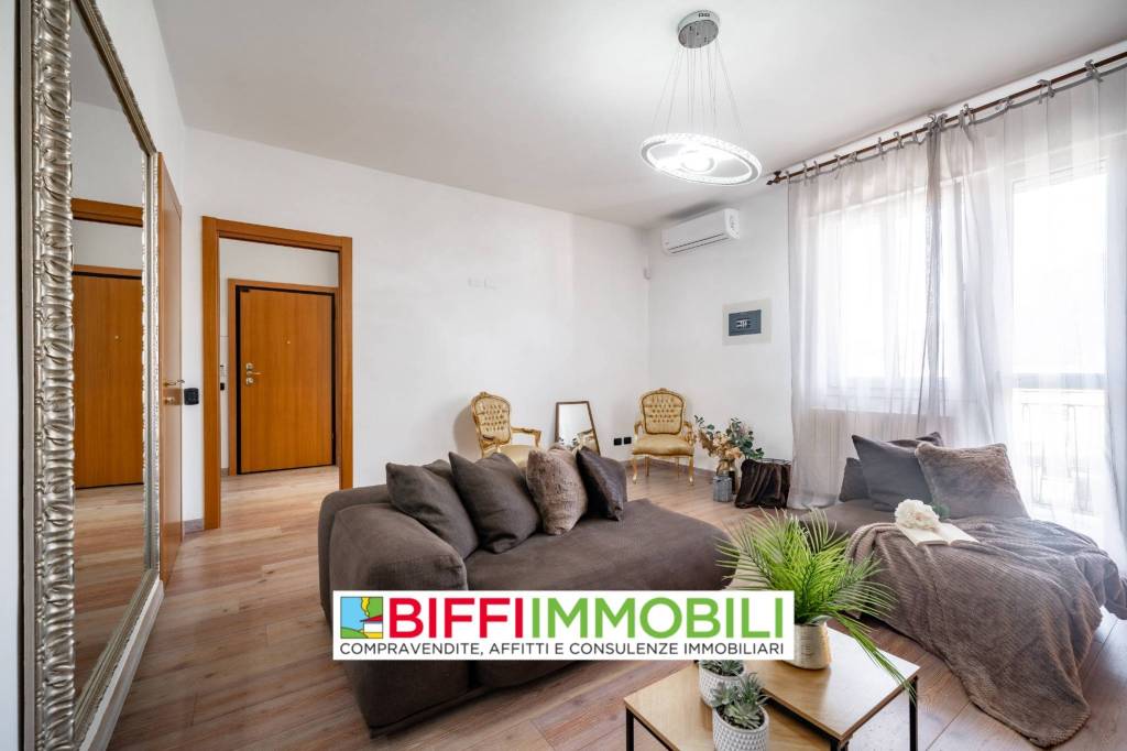 appartamento in vendita a Lecco in zona Belledo