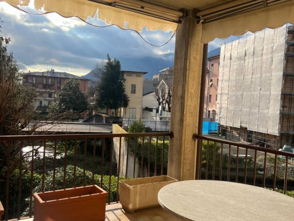 appartamento in vendita a Lecco in zona Castello