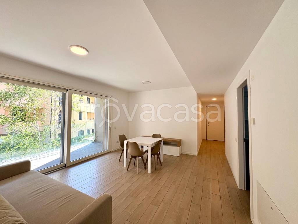 appartamento in vendita a Lecco in zona Castello