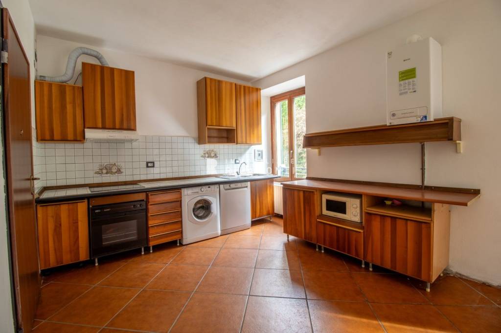 appartamento in vendita a Lecco in zona Rancio