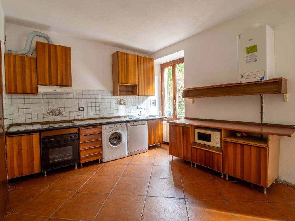appartamento in vendita a Lecco in zona Rancio