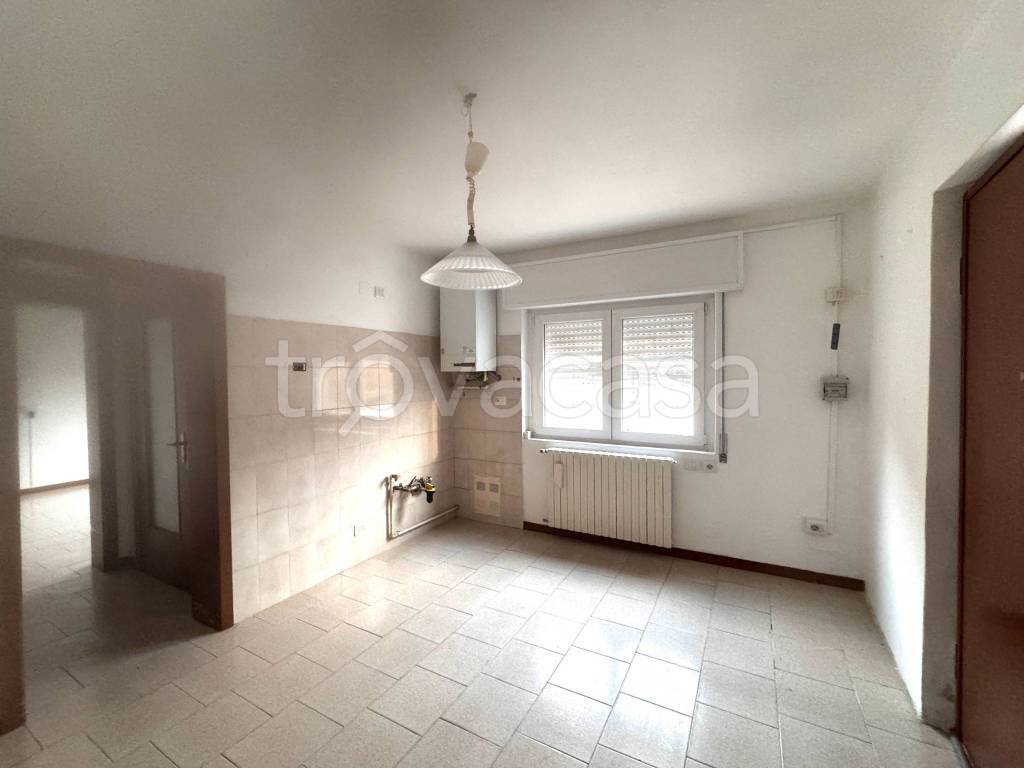 appartamento in vendita a Lecco in zona Caleotto