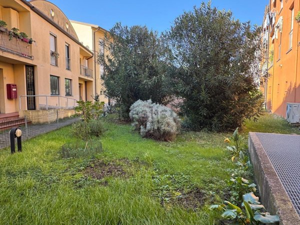 ufficio in vendita a Lecco in zona Pescarenico