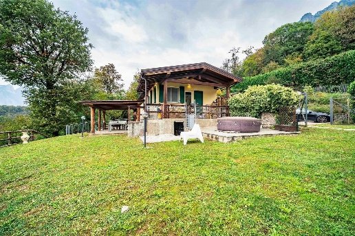 casa indipendente in vendita a Lecco in zona Deviscio