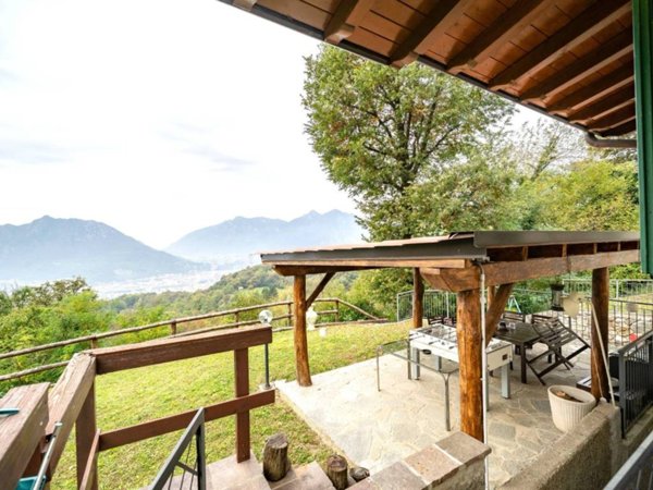 casa indipendente in vendita a Lecco in zona Deviscio