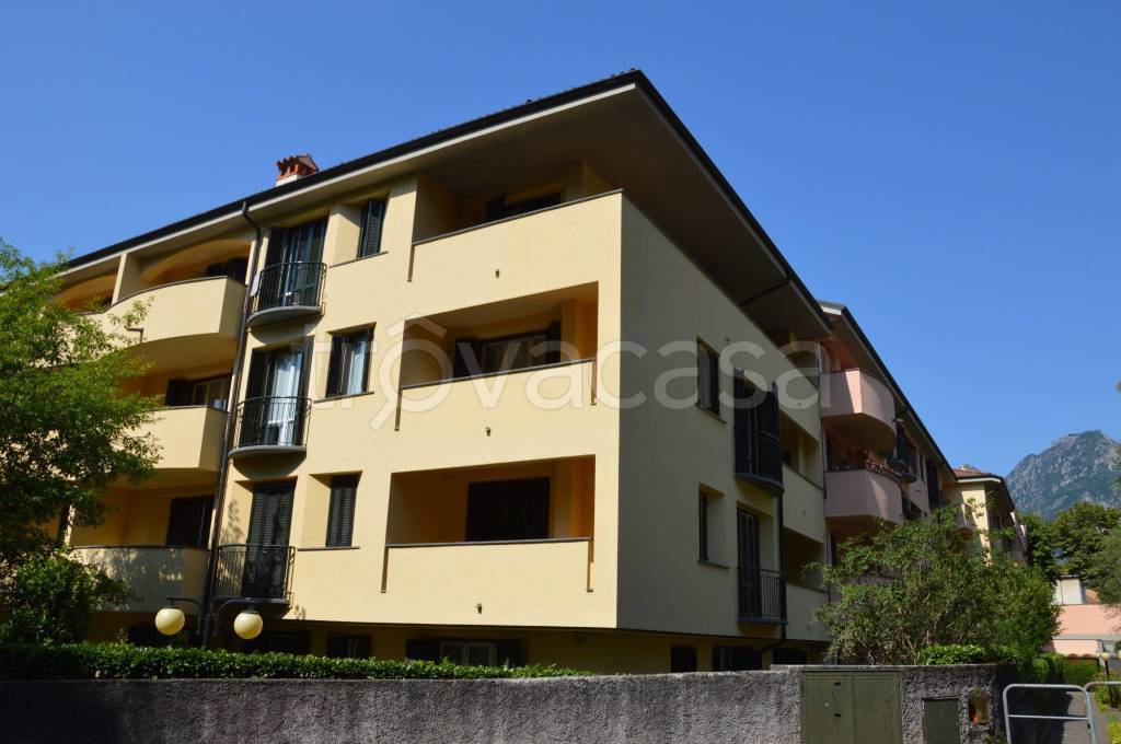 appartamento in vendita a Lecco in zona Castello