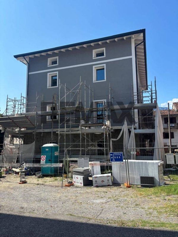 appartamento in vendita a Lecco in zona Maggianico