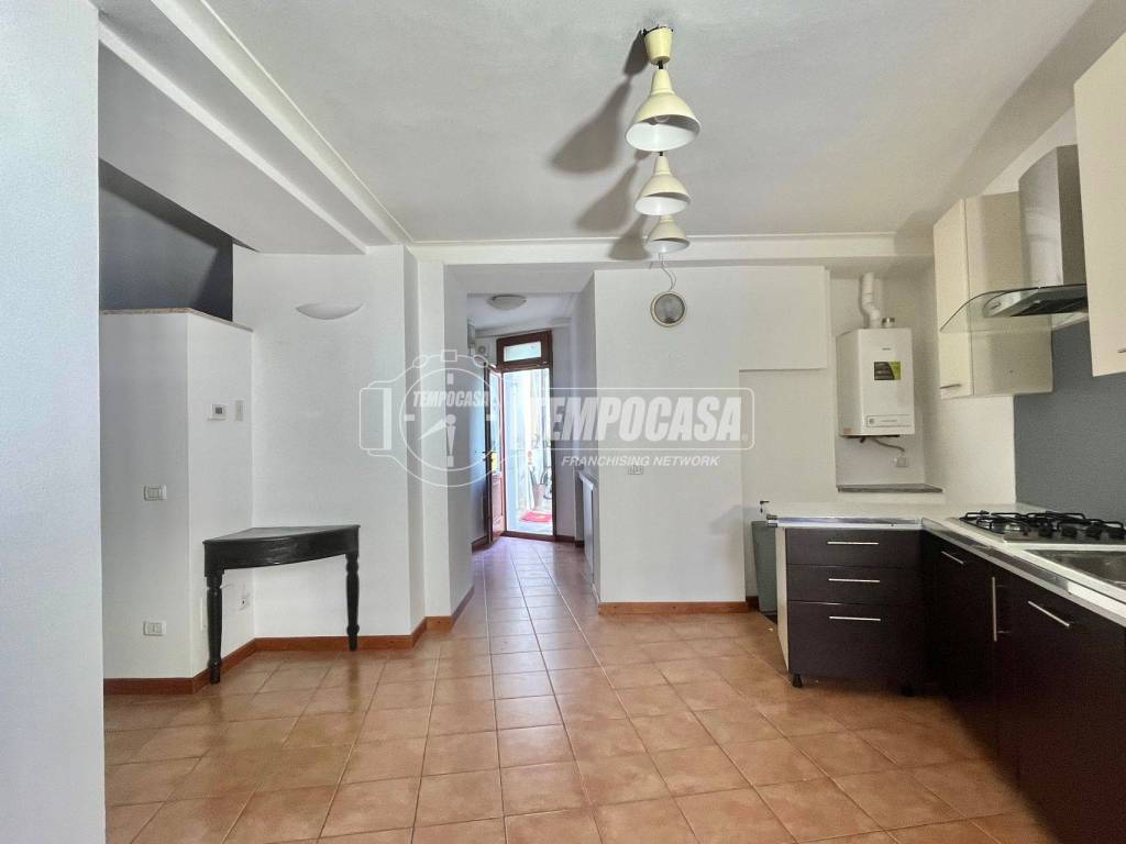 appartamento in vendita a Lecco in zona Castello
