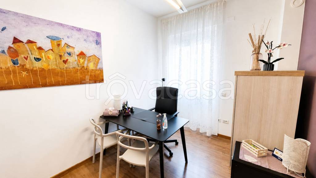appartamento in vendita a Lecco in zona Viale Turati