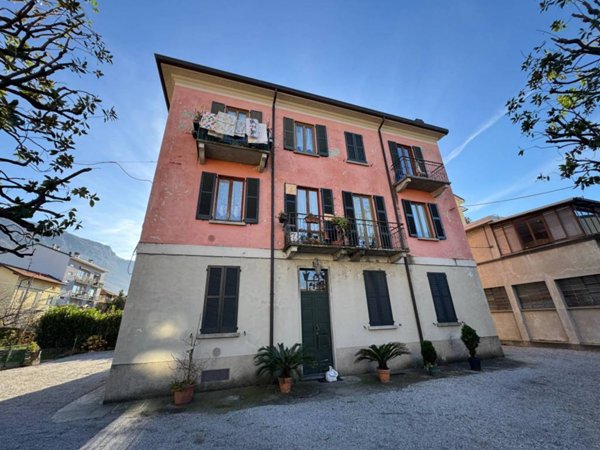 appartamento in vendita a Lecco in zona Pescarenico