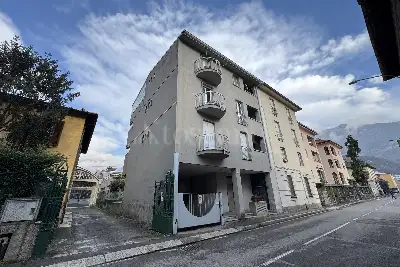 appartamento in vendita a Lecco in zona Caleotto