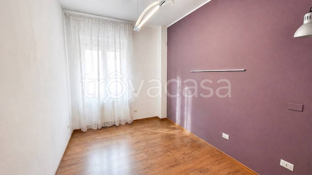 appartamento in vendita a Lecco in zona Viale Turati
