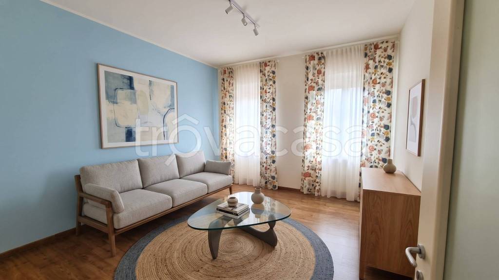 appartamento in vendita a Lecco in zona Viale Turati