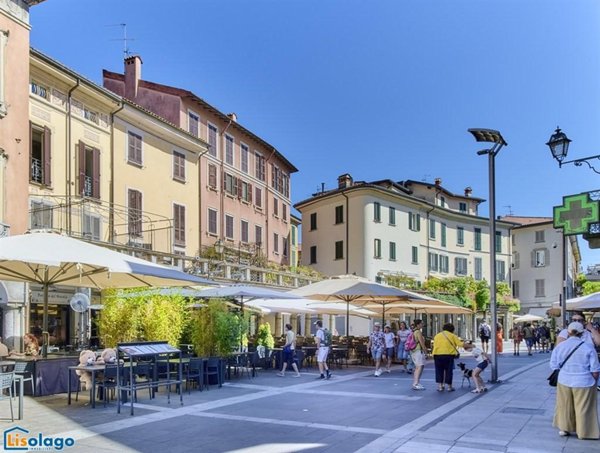 appartamento in vendita a Lecco in zona Lecco Centro
