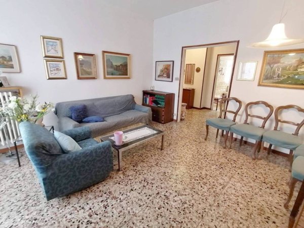 appartamento in vendita a Lecco in zona Castello