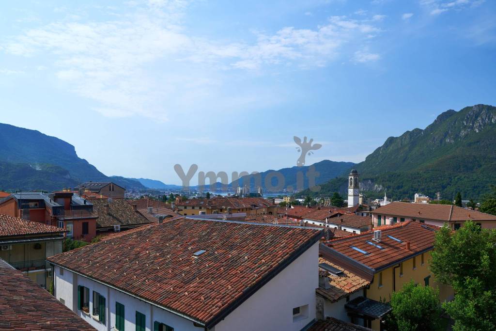 appartamento in vendita a Lecco in zona Castello