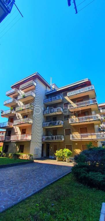 appartamento in vendita a Lecco in zona Pescarenico