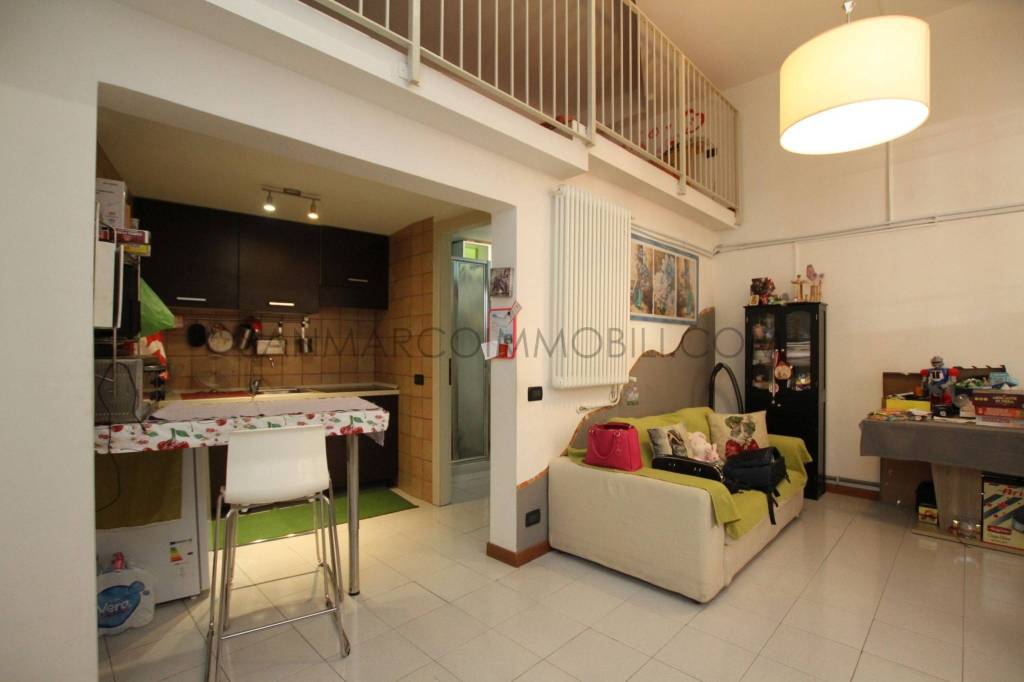 appartamento in vendita a Lecco in zona Castello