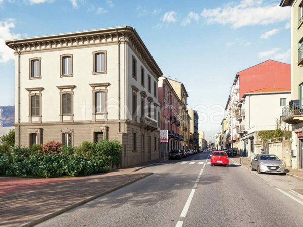 appartamento in vendita a Lecco in zona Pescarenico