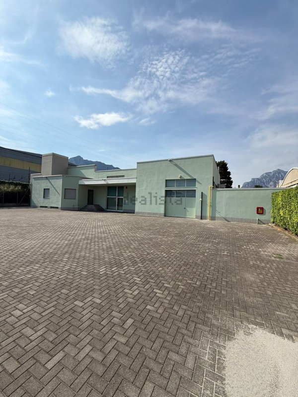 ufficio in vendita a Lecco in zona Maggianico