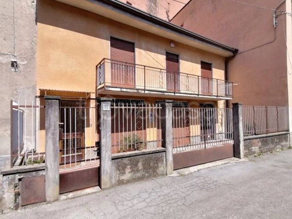 appartamento in vendita a Lecco in zona Laorca