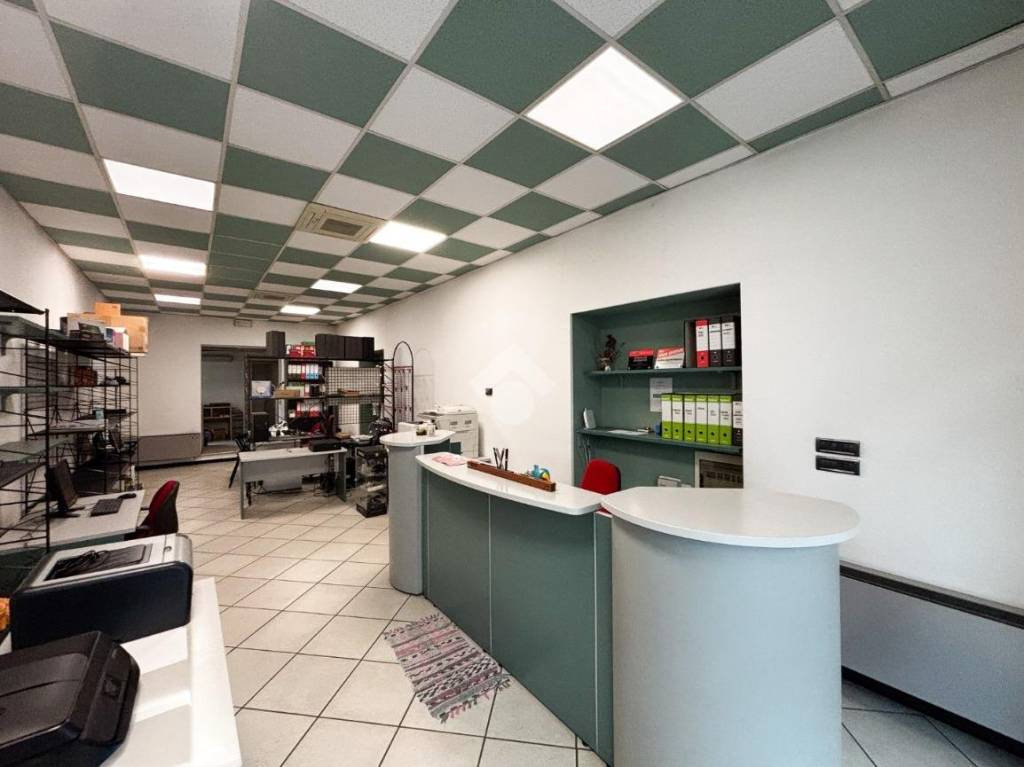 appartamento in vendita a Lecco in zona Lecco Centro
