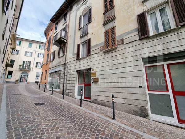 ufficio in vendita a Lecco in zona Castello