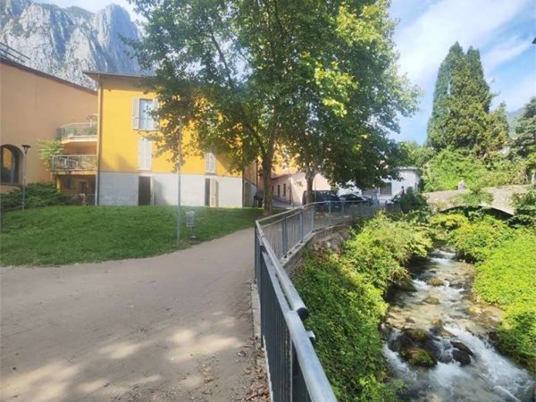ufficio in vendita a Lecco in zona Rancio