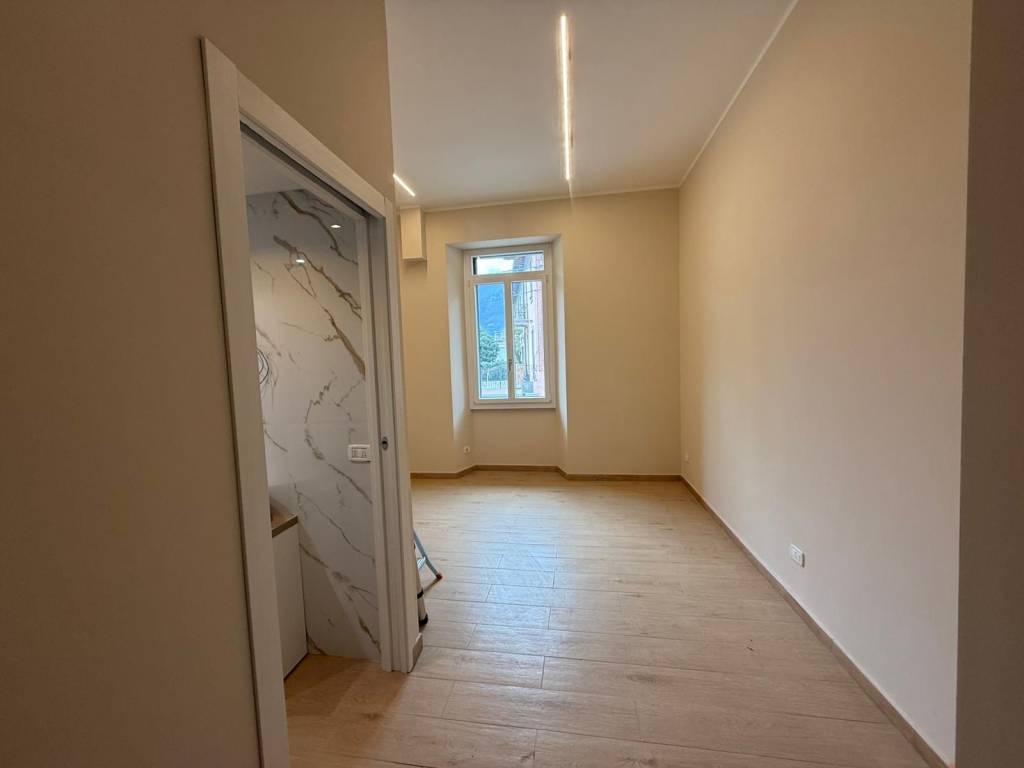 ufficio in vendita a Lecco in zona Lecco Centro