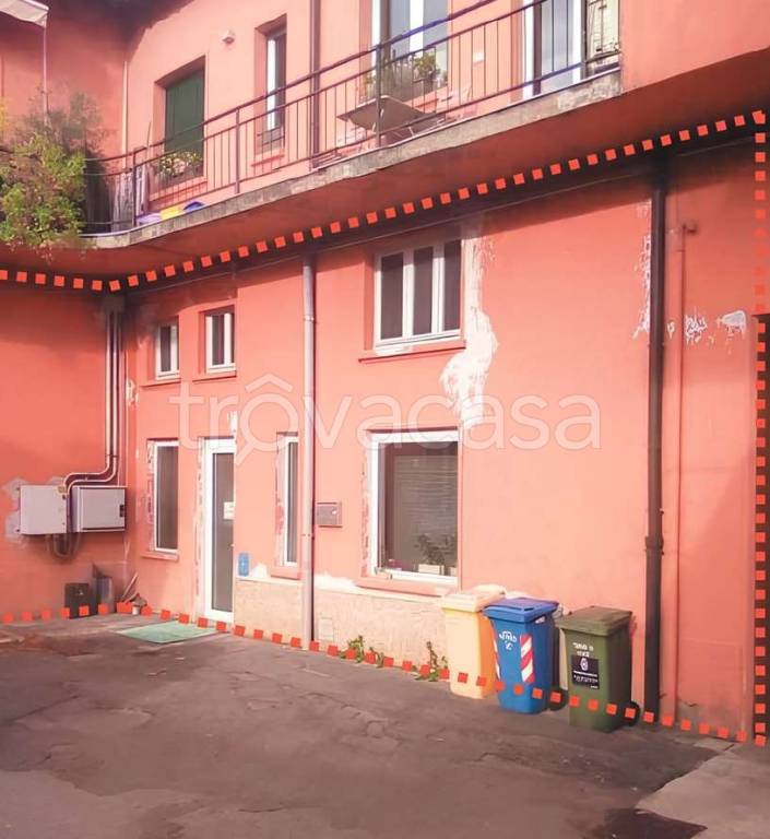 appartamento in vendita a Lecco in zona Caleotto