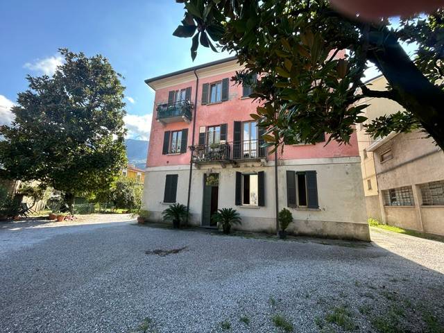 appartamento in vendita a Lecco in zona Pescarenico