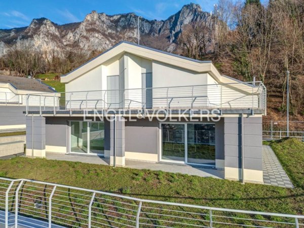 casa indipendente in vendita a Lecco in zona Acquate