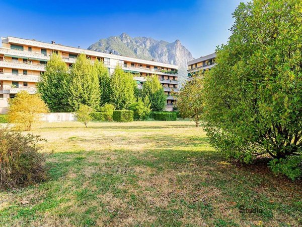 appartamento in vendita a Lecco in zona Lecco Centro