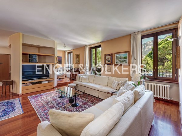appartamento in vendita a Lecco in zona Lecco Centro