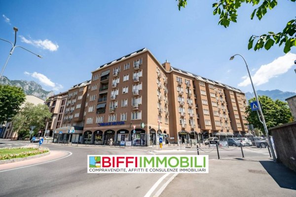 appartamento in vendita a Lecco in zona Lecco Centro