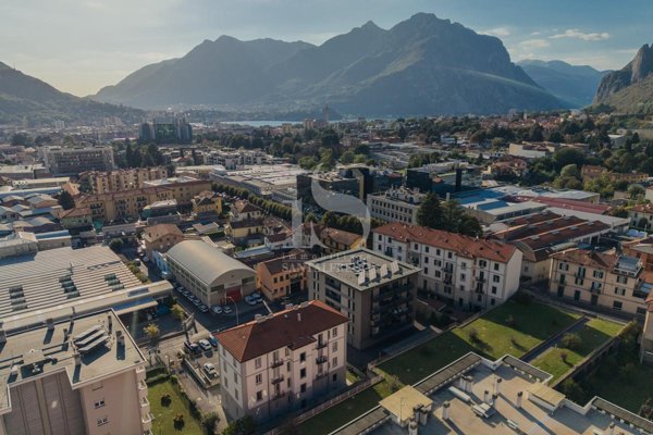 appartamento in vendita a Lecco in zona Corso Promessi Sposi