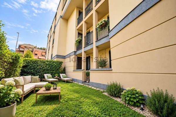 appartamento in vendita a Lecco in zona Castello