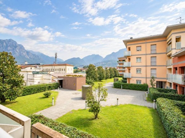 appartamento in vendita a Lecco in zona Pescarenico
