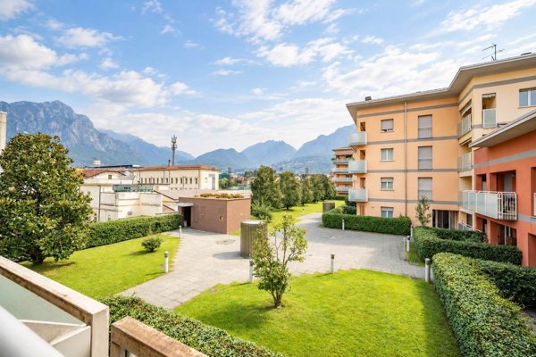 appartamento in vendita a Lecco in zona Pescarenico