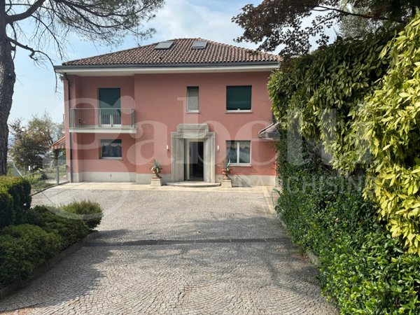 casa indipendente in vendita a Lecco in zona Rancio