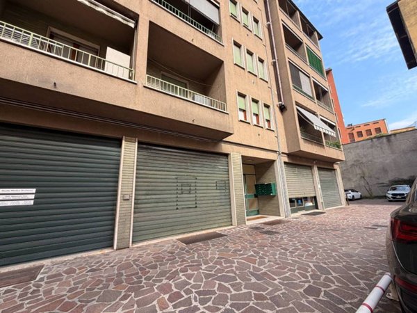 ufficio in vendita a Lecco in zona Lecco Centro