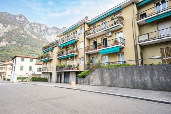 appartamento in vendita a Lecco in zona Castello